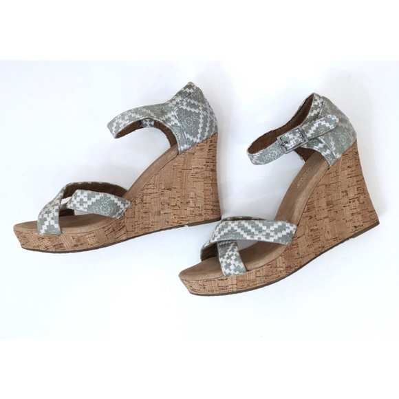 𝅺toms Sienna Aztec Wedges Green White 8 - Picture 2 of 10